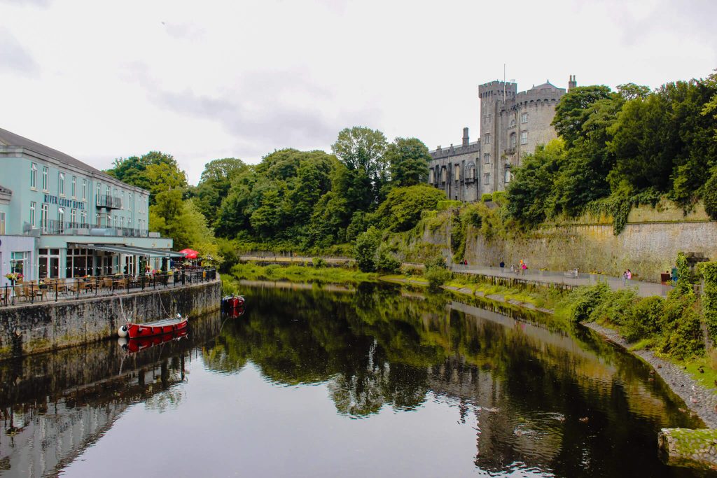kilkenny Irlanda con familia